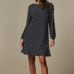 Wallis Robe Flippy Hem