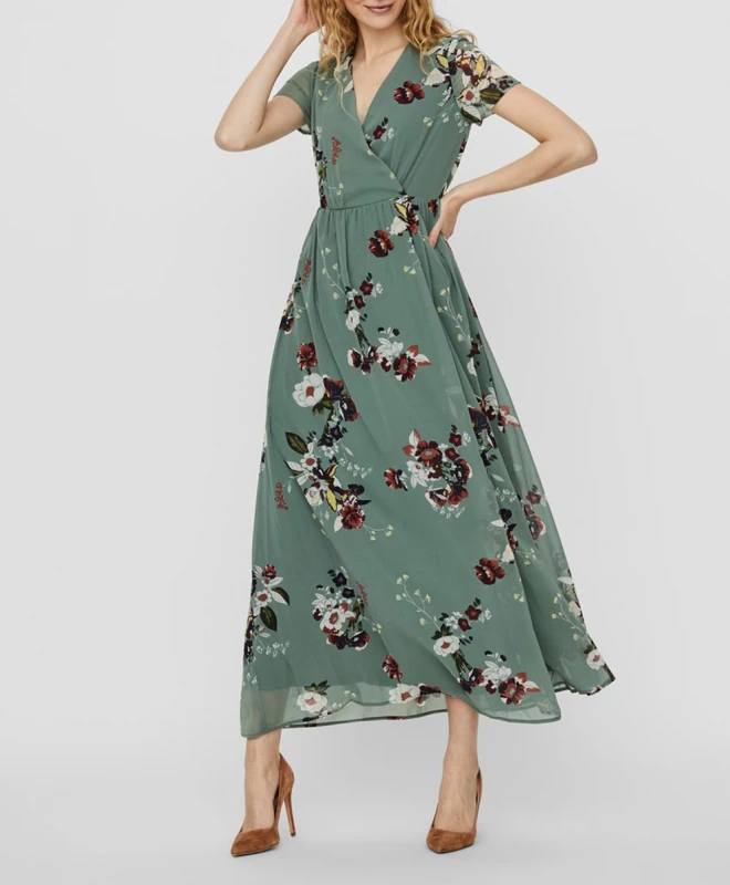 Robe Laurel Wreath 3 Robe Laurel Wreath – Image 3