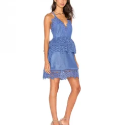 SELF PORTRAIT Robe Lace Peplum Trim -Promos Vestinia Magasin 8e9c299442e8177f4c3255510cc0