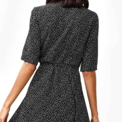 ARKET Robe Floral Wrap Dress Black -Promos Vestinia Magasin 90bc732b53991fce4c472c6c8b88