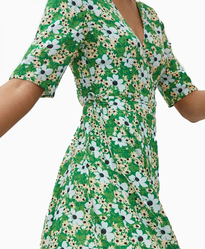 ARKET Robe Floral Wrap Dress Green 2 ARKET Robe Floral Wrap Dress Green – Image 2